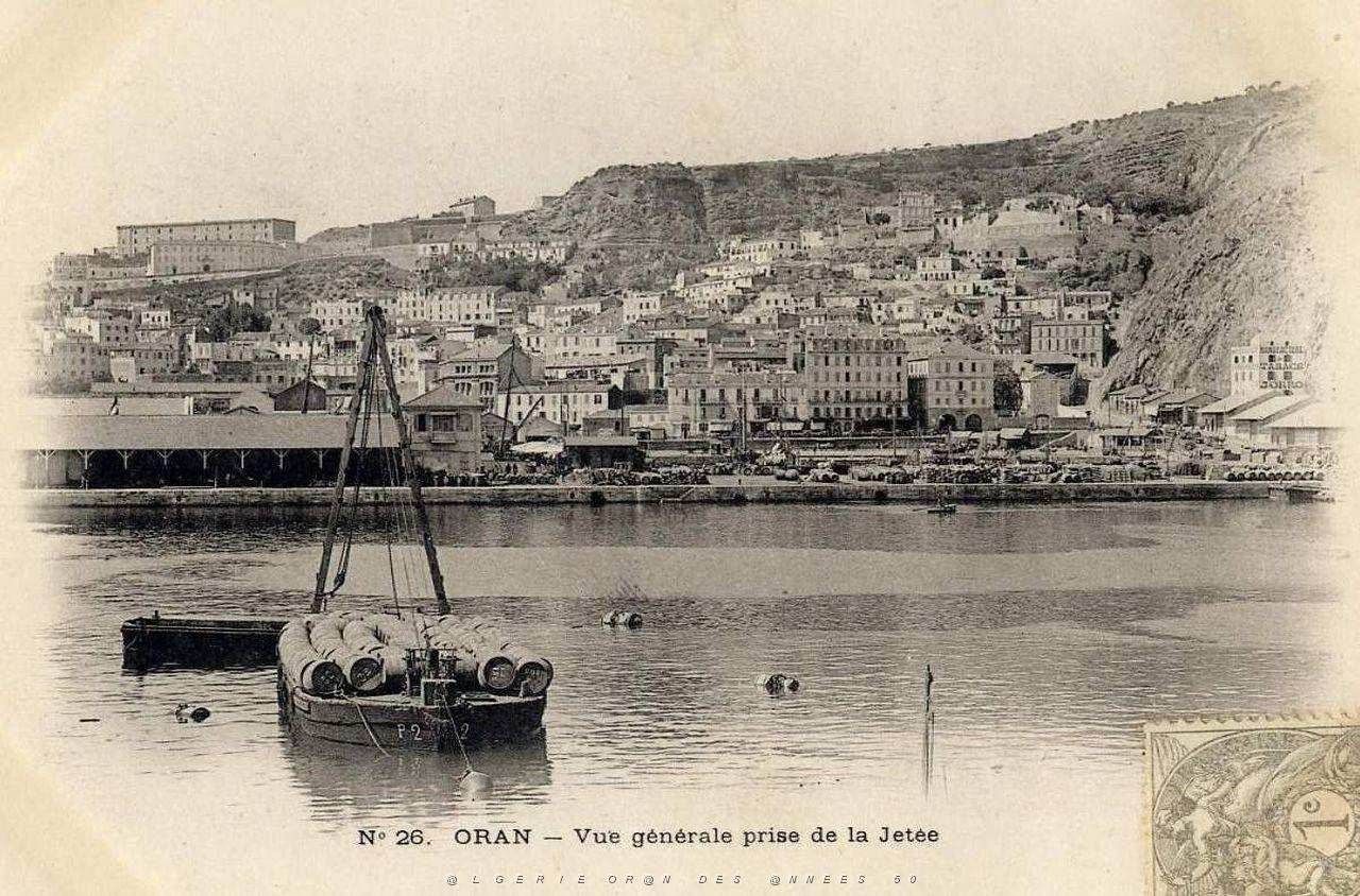 Oran- 106- travail sur les quais.jpg